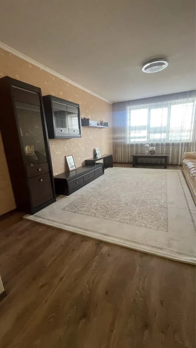 3-кімнатна квартира, Кам'янець-Подільський: сучасний ремонт, стоянка - фото 4
