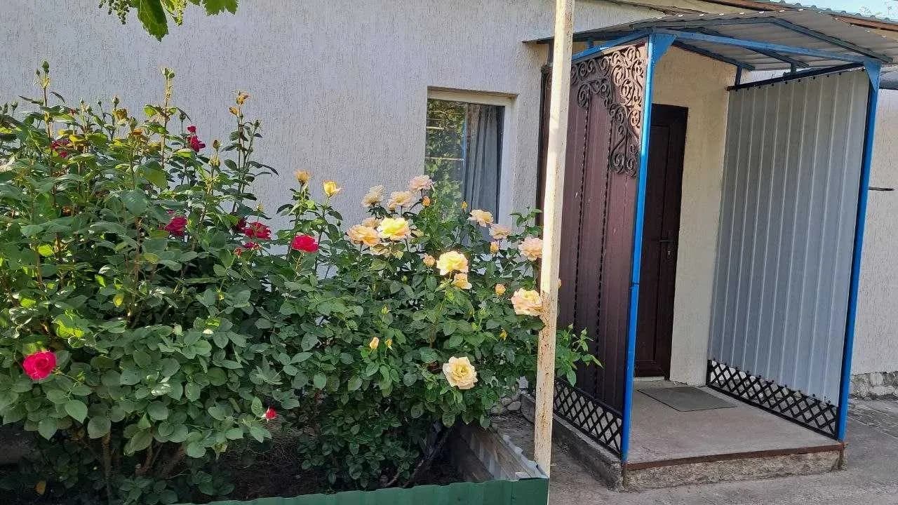 Будинок, Нововоронцовка: 25 соток, фруктовий сад, літня кухня
