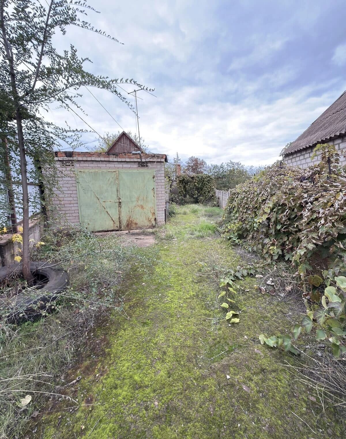 Будинок, Кривий Ріг: гараж, сад, цегляні стіни - фото 3
