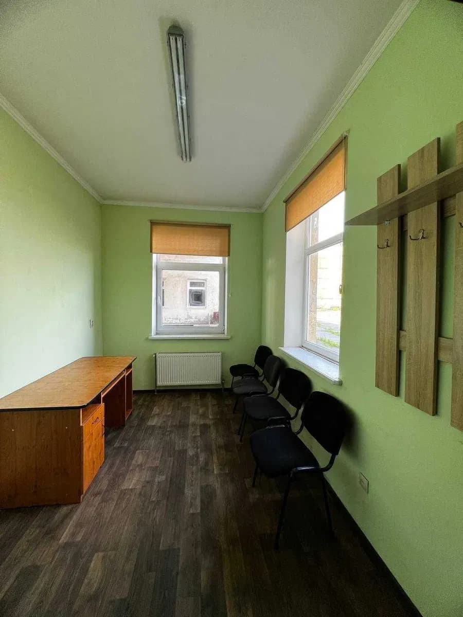 Склад, Гірка Полонка: заїзд з траси Луцьк, Львів, 3 кабінети - фото 4