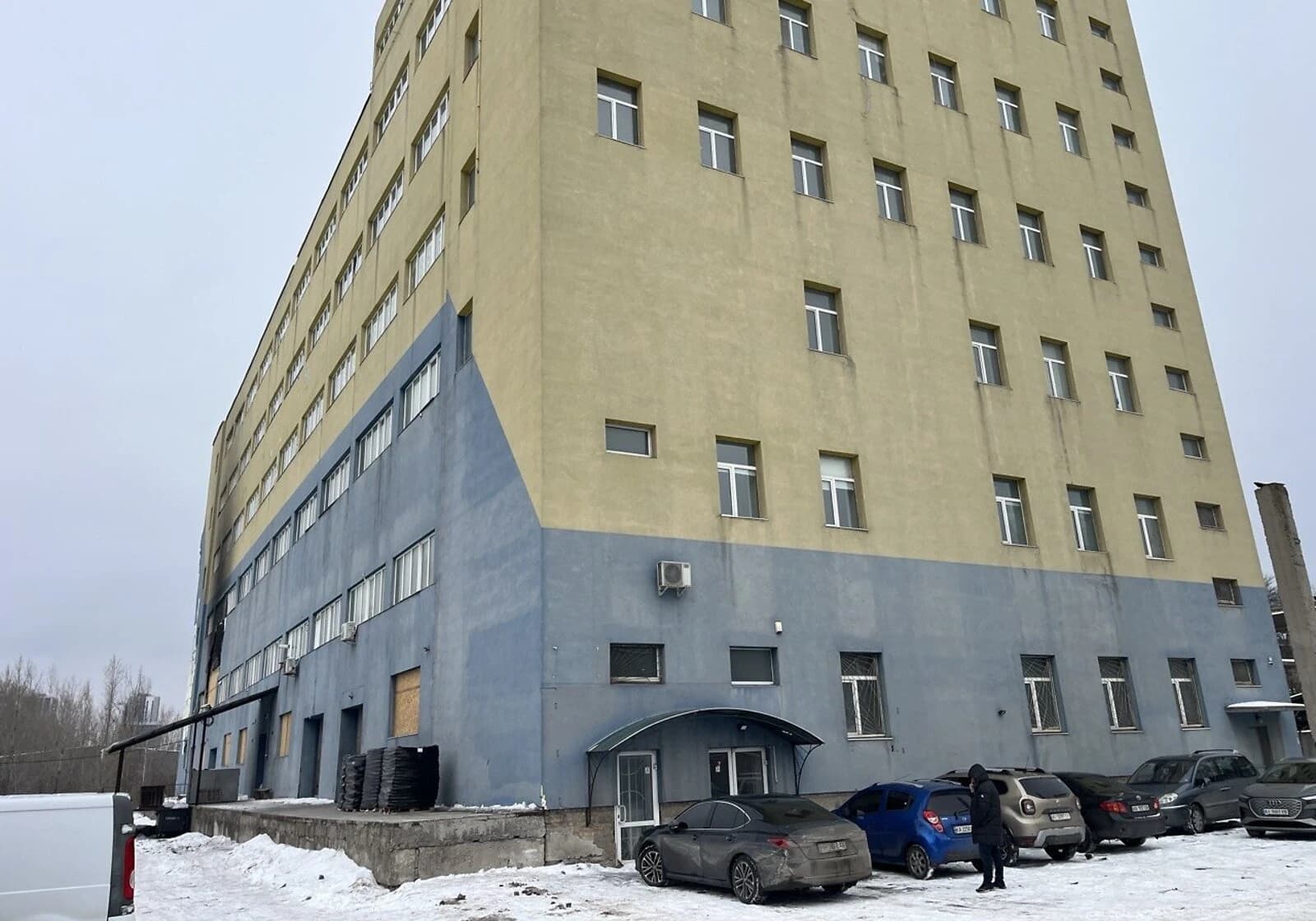 Складське приміщення, Деснянський: інтернет без світла, працює ліфт