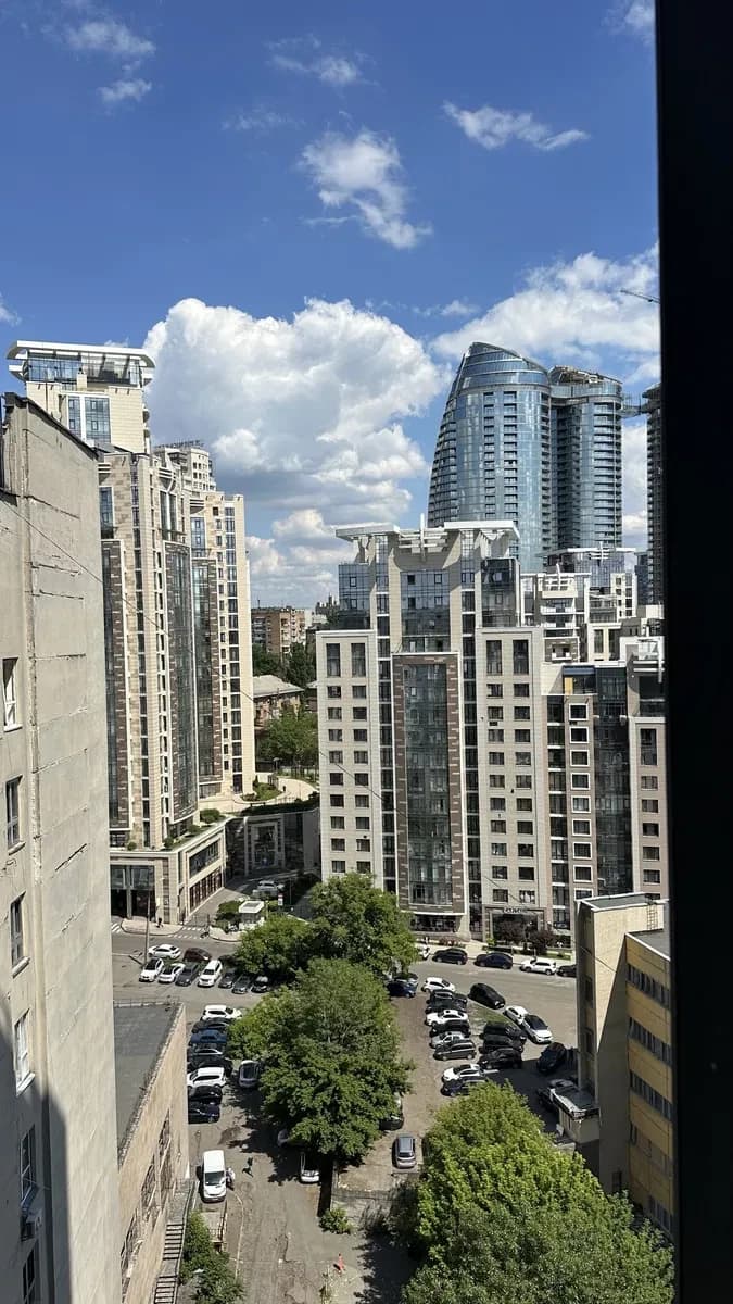 2-кімнатна квартира у ЖК Triiinity: видова, метро за 5 хв, підземний паркінг