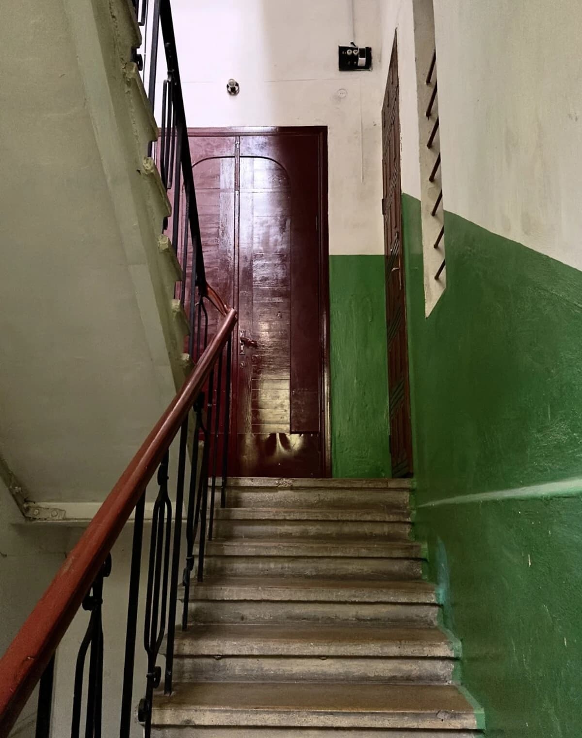 3-кімнатна квартира, Приморський: косметичний ремонт, цегляні стіни - фото 2