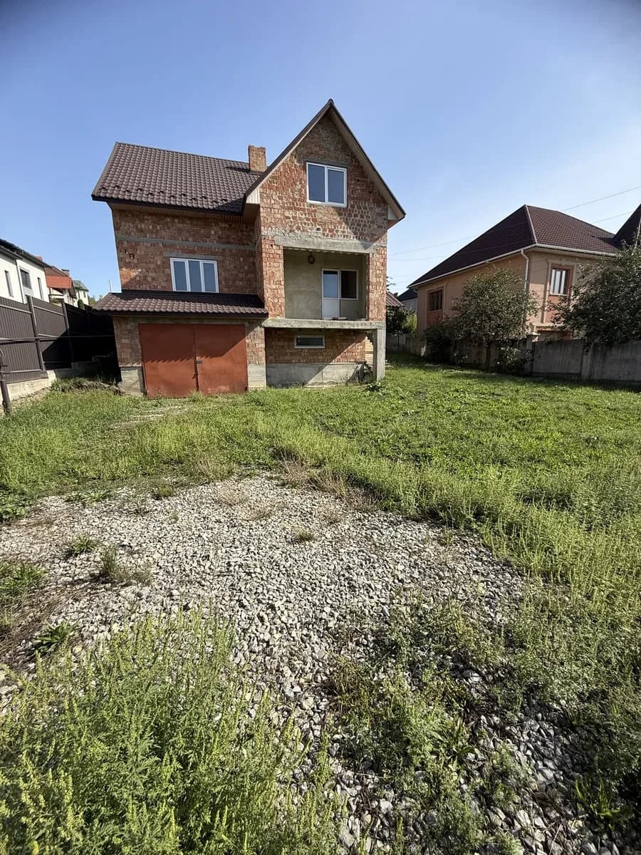 Будинок, Дослідна станція: 5 спалень, горище, 5,5 соток