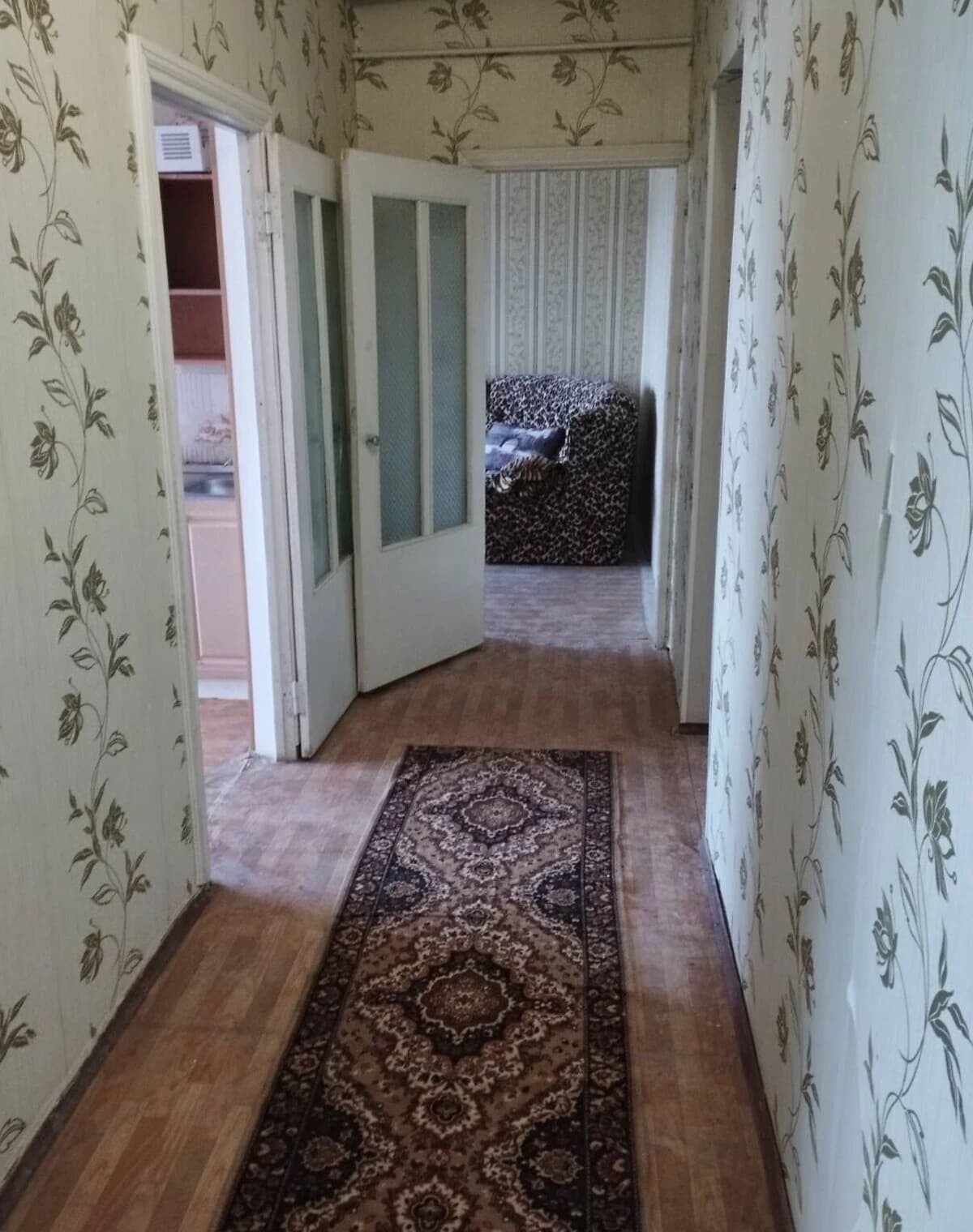 2-кімнатна квартира, Лозова: косметичний ремонт, колонка