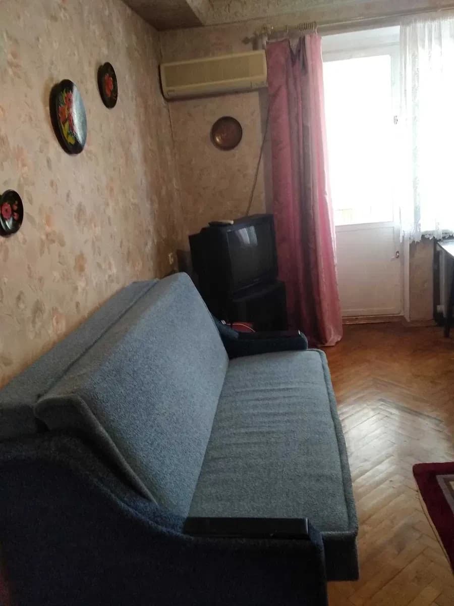 1-кімнатна квартира, Деснянський: засклений балкон, можна з дітьми - фото 4