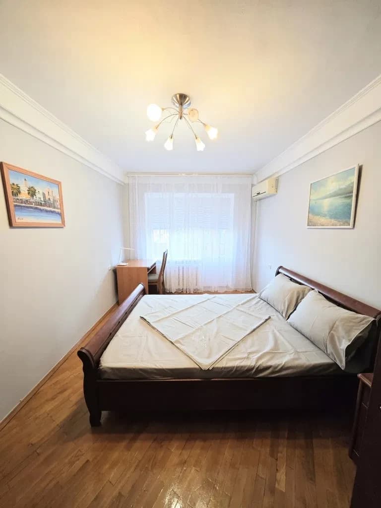 2-кімнатна квартира, Печерський: євроремонт, метро пішки - фото 1