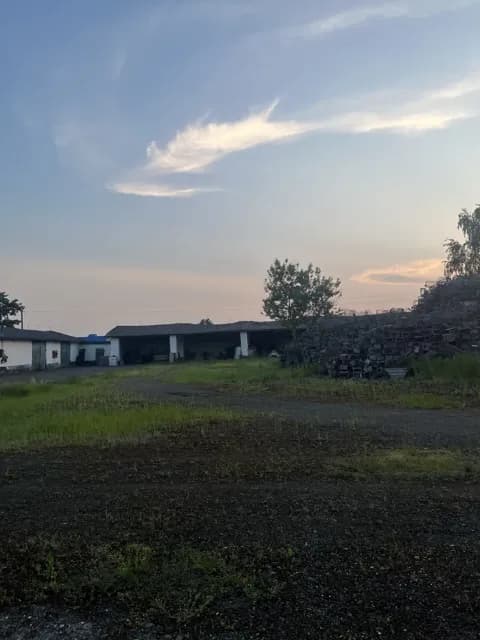 Господарський двір, Чорнолізці: будівлі, електрика