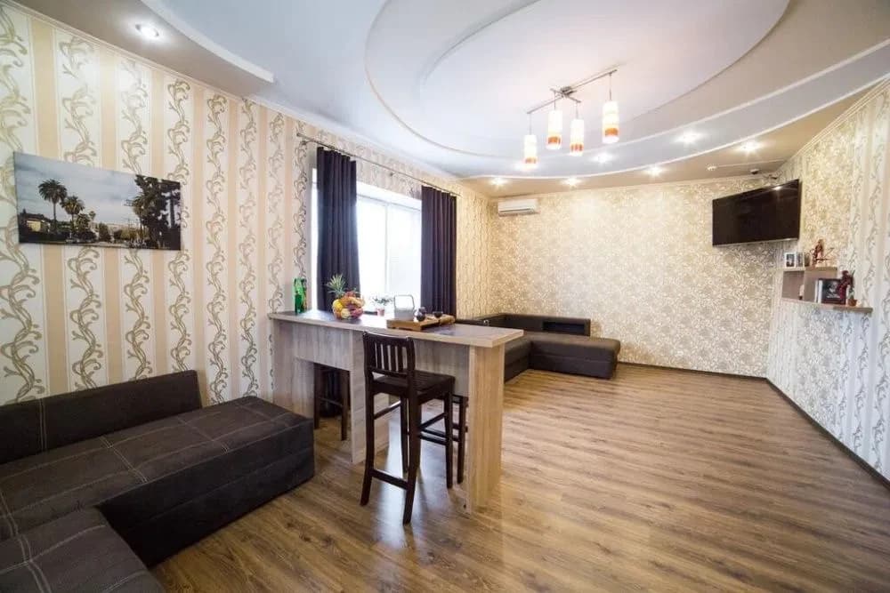Універсальна будівля, Половки: 7 кімнат і 10 номерів, 2 гаражі - фото 5