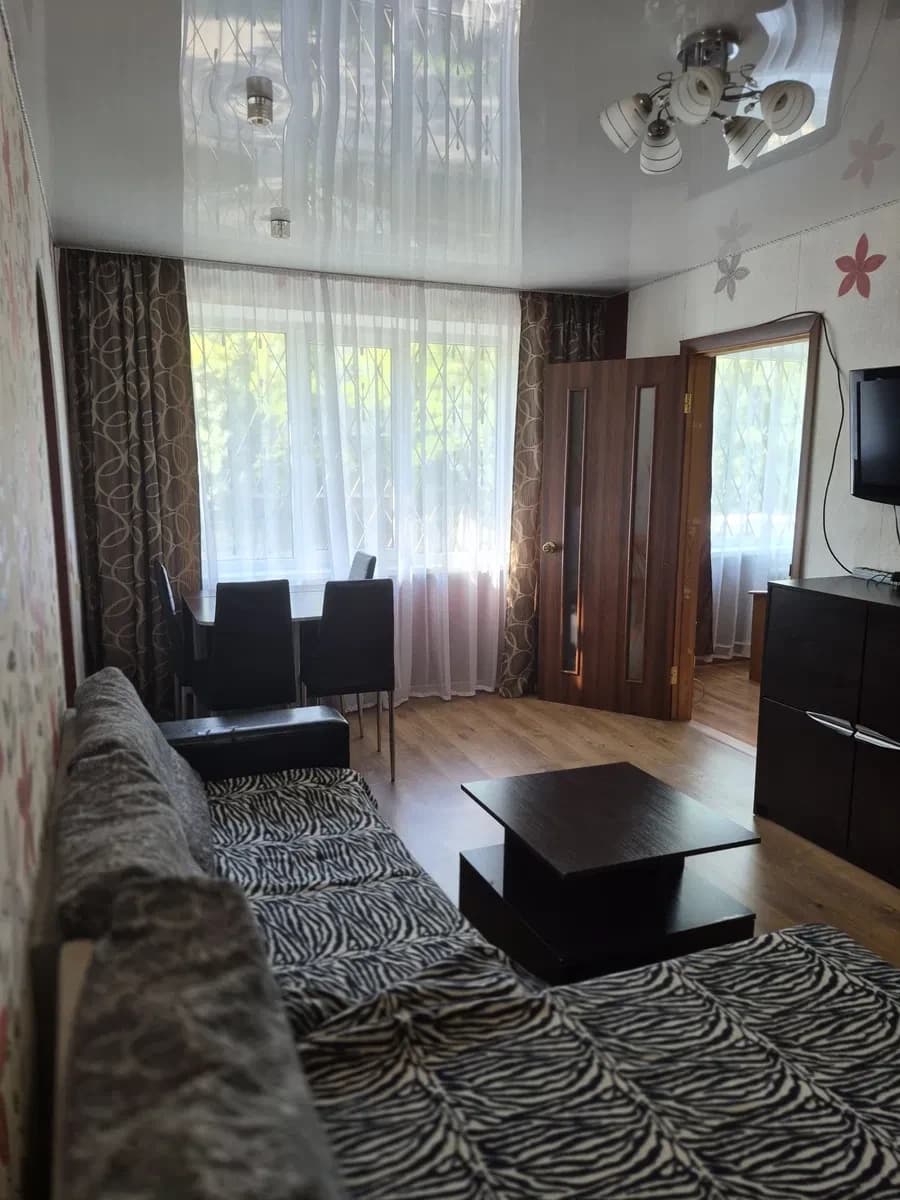 3-кімнатна квартира, Водоканал: суміжні кімнати, меблі й техніка - фото 1