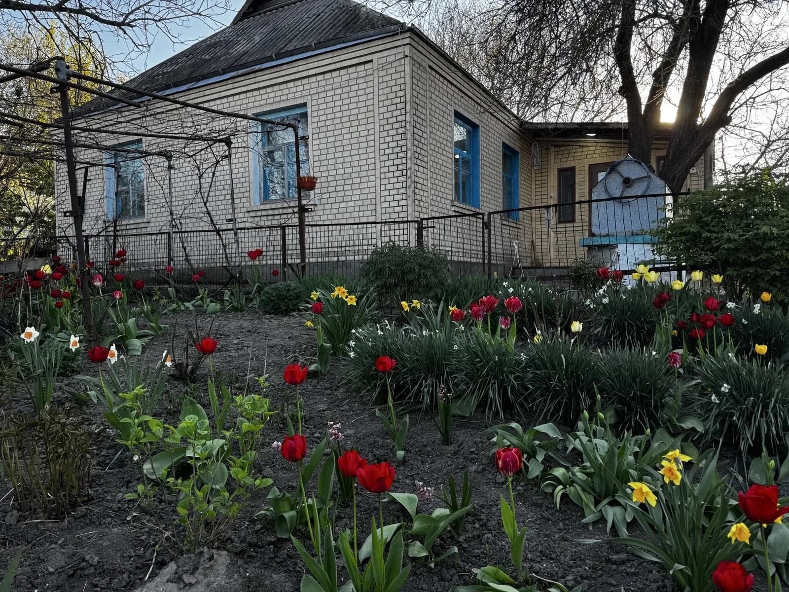 Будинок, Кам'яний Брід: 60 соток, річка за 300 м, газ і пічне опалення - фото 1