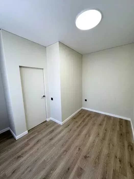 3-кімнатна квартира у ЖК 51 Жемчужина: авторський ремонт, балкон - фото 3