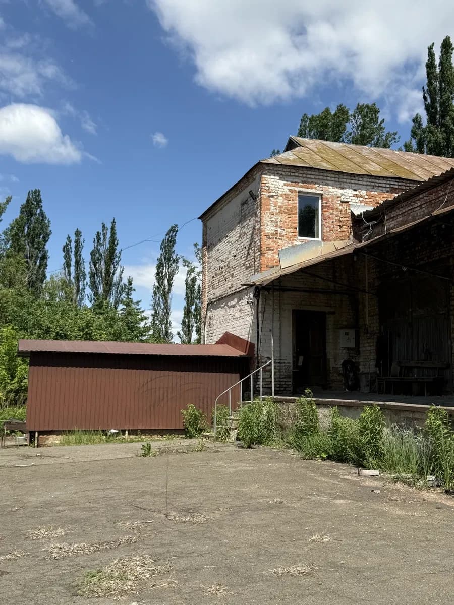 Будинок, Радомишль: промисловий склад, приватизована земля, торг - фото 1