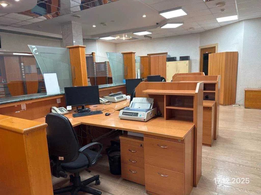 Будівля банку, Ізмаїл: 327 одиниць рухомого майна, аукціон - фото 5