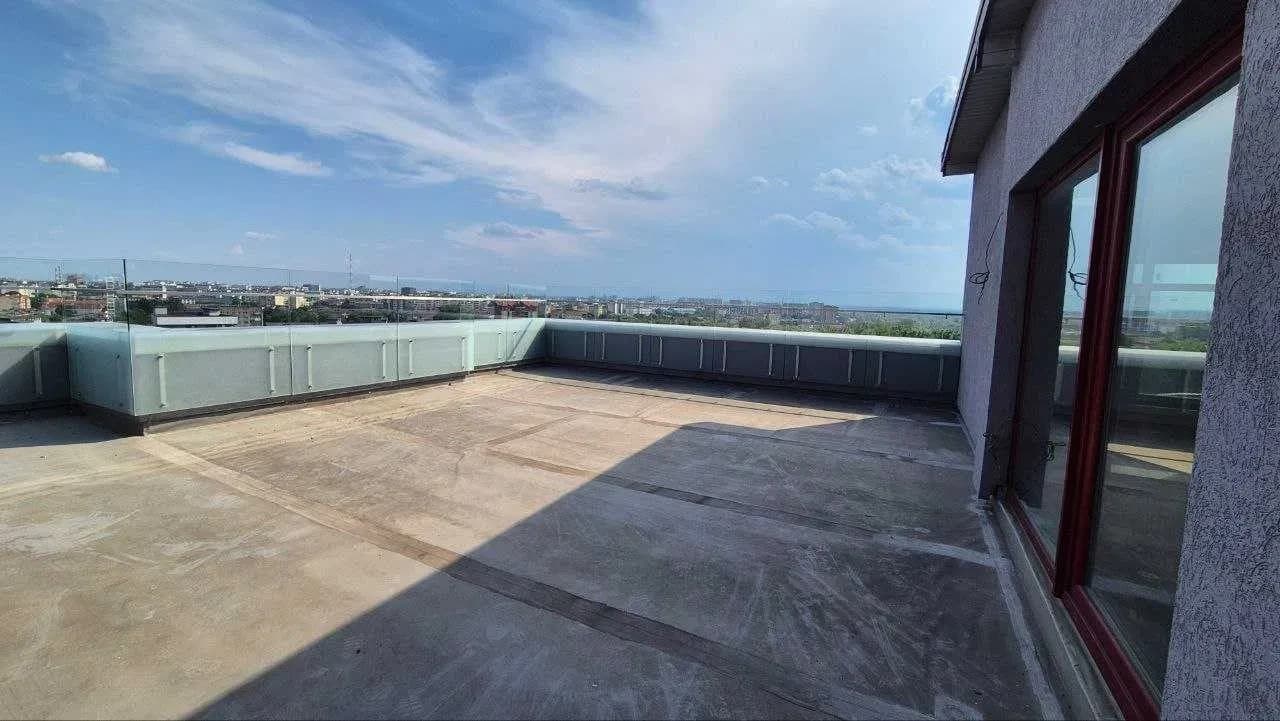 Пентхаус у ЖК River Park 2: тераса 73 м², вид на гори