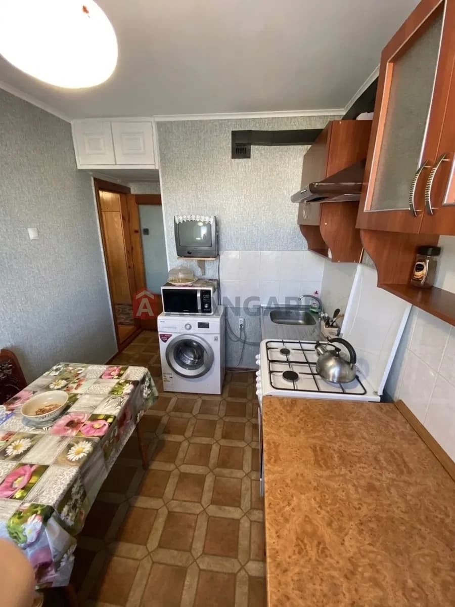 3-кімнатна квартира, Черкаси: два балкони, останній поверх - фото 2