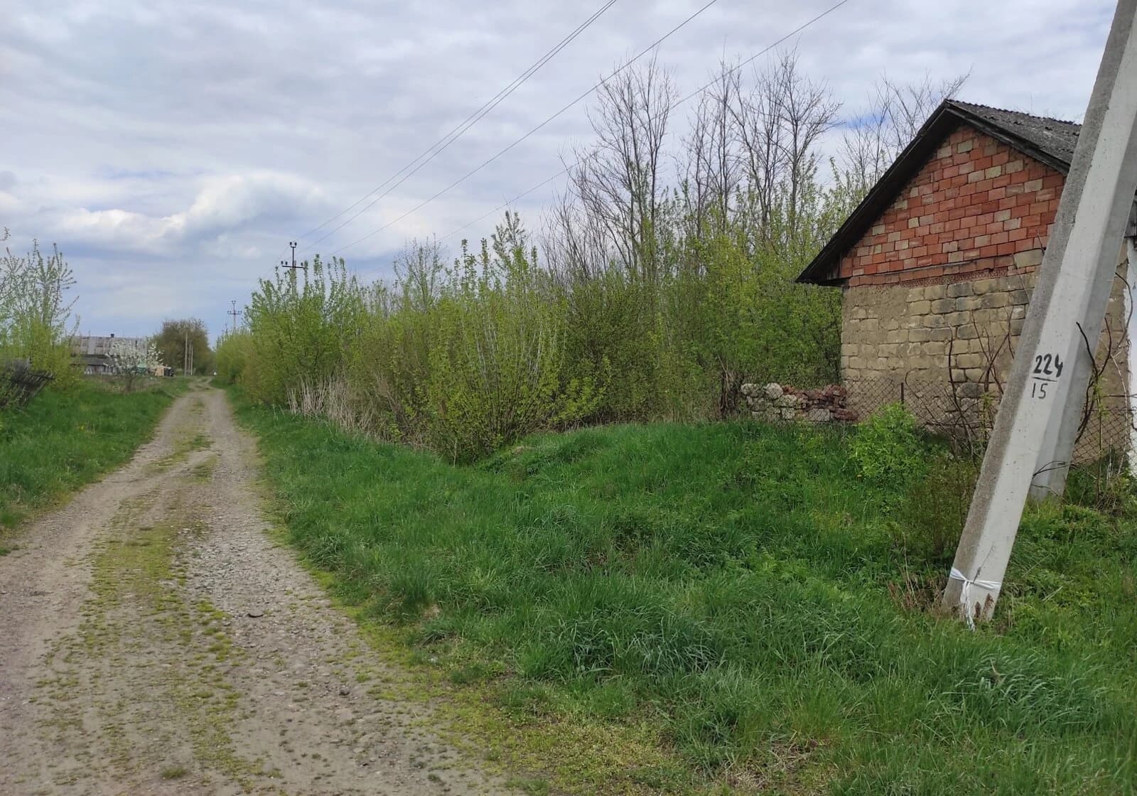 Будинок, Шипинці: 25 соток, пічне опалення, без світла працює - фото 4