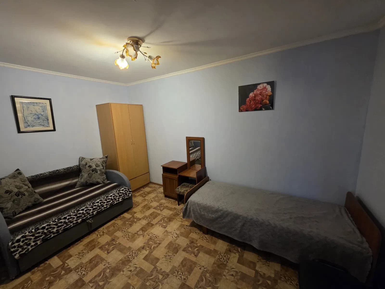 Будинок, Приморський: суміжні кімнати, місце для авто у дворі - фото 5