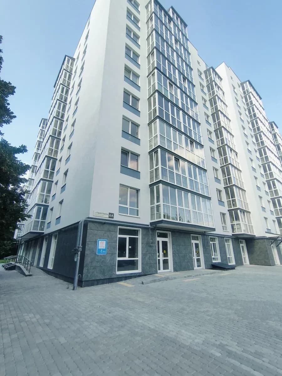Приміщення, Полтава: можна об’єднати в 87 м², фасадні вікна - фото 1