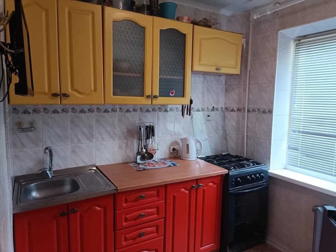 2-кімнатна квартира, Златопіль: окремі кімнати, лоджія з льохом