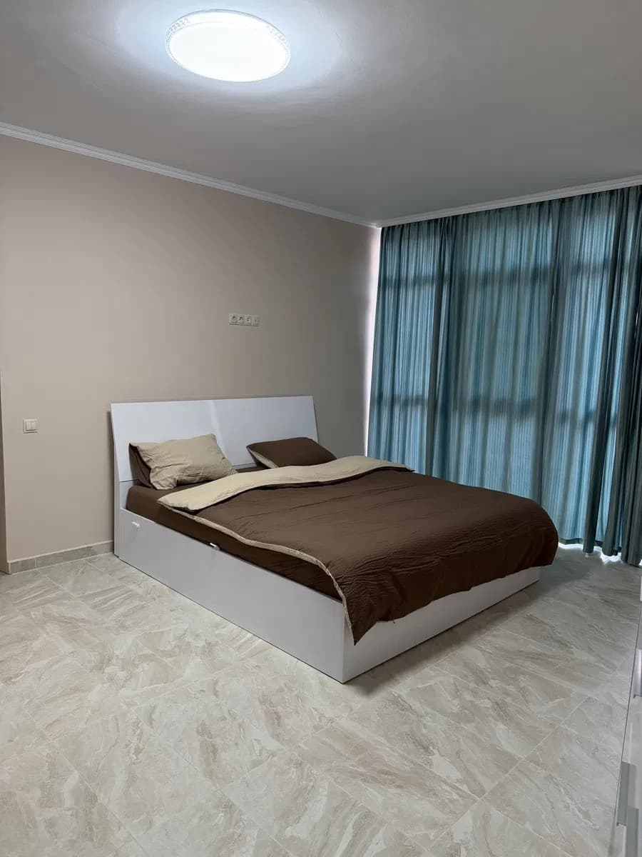 2-кімнатна квартира у ЖК Перспектива: панорамні вікна, кухня 25 м² - фото 1