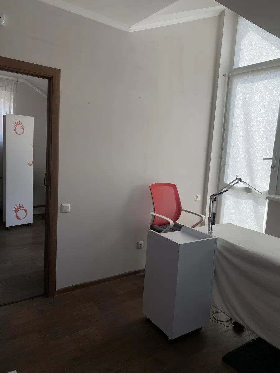 Робоче місце у Вінниці: світло завжди, свій санвузол - фото 4