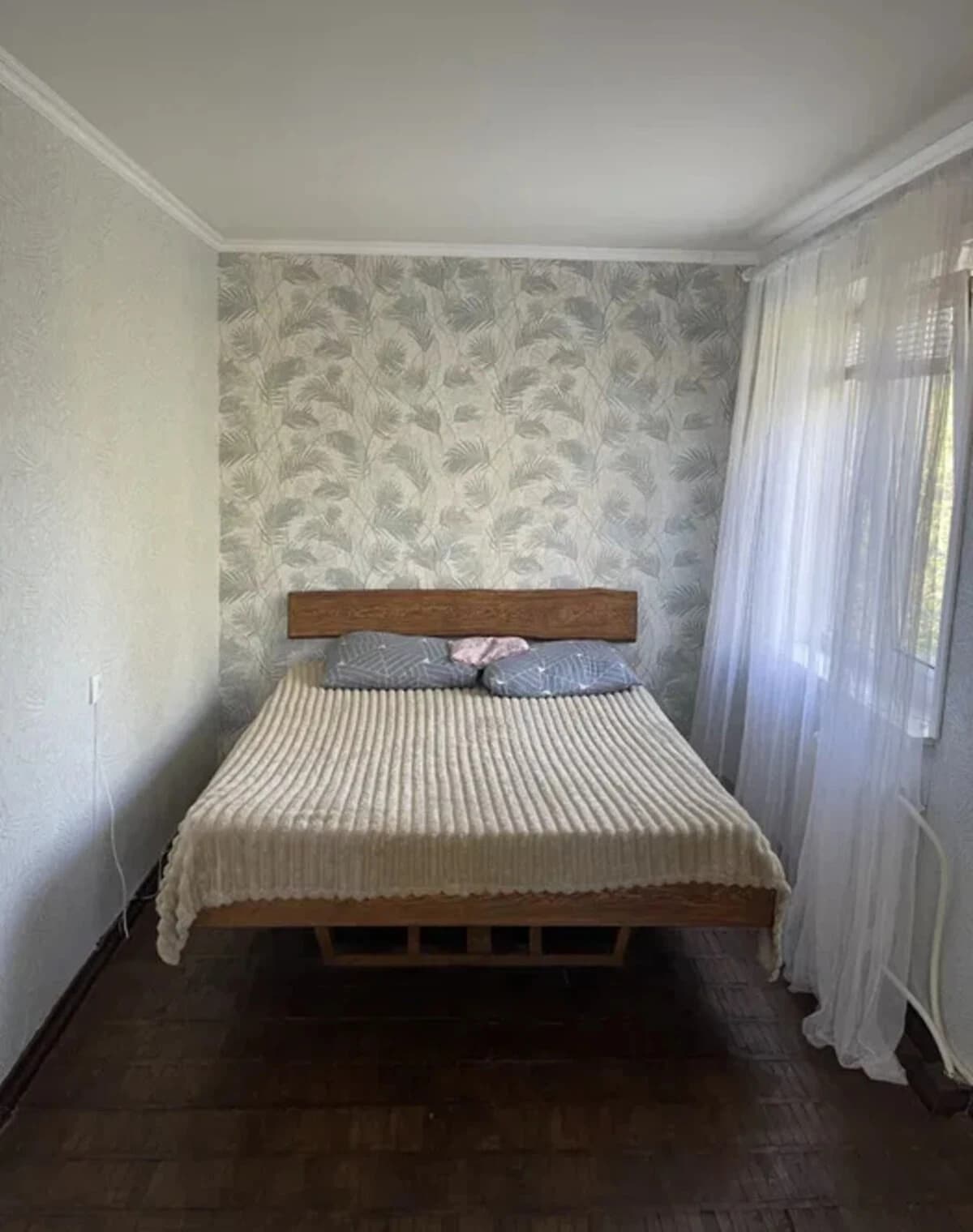 2-кімнатна квартира, Довгинцівський: косметичний ремонт, балкон/лоджія