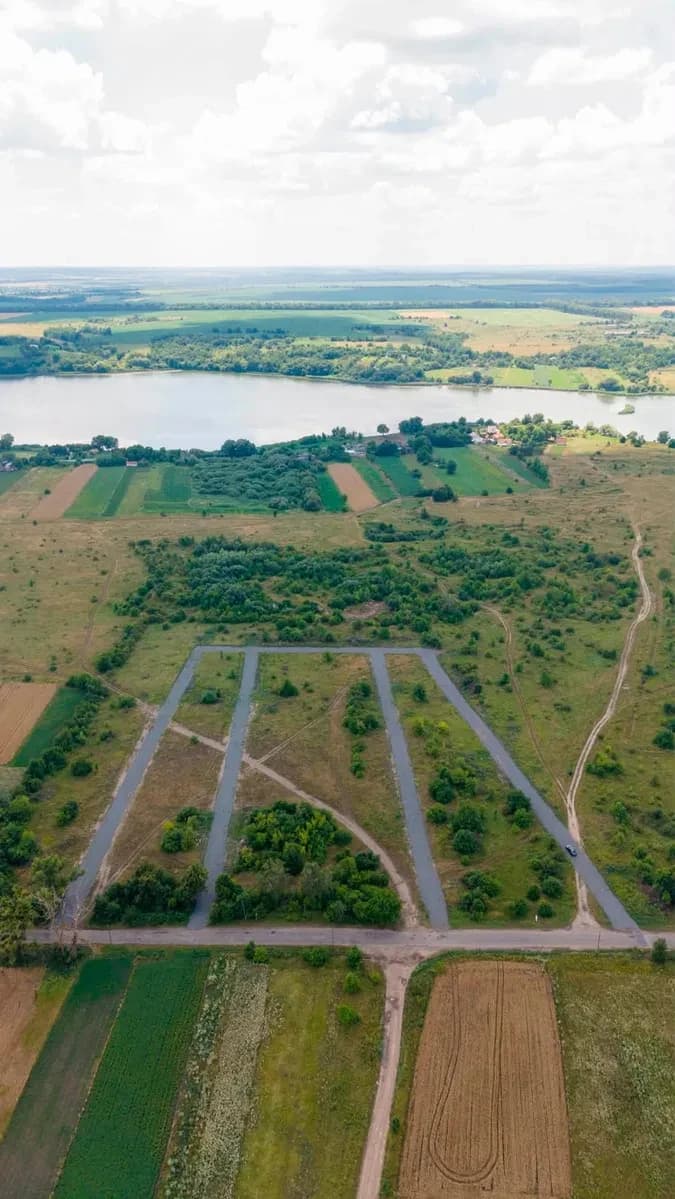Ділянка 8 соток, Хмельницький: світло, вода, фасад 80% готовий - фото 2
