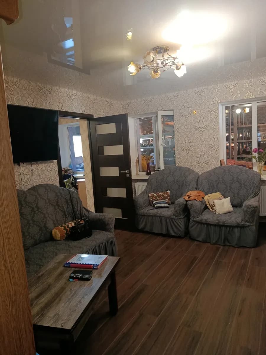 Будинок, Амур-Нижньодніпровський: ангар, заїзд на дві машини