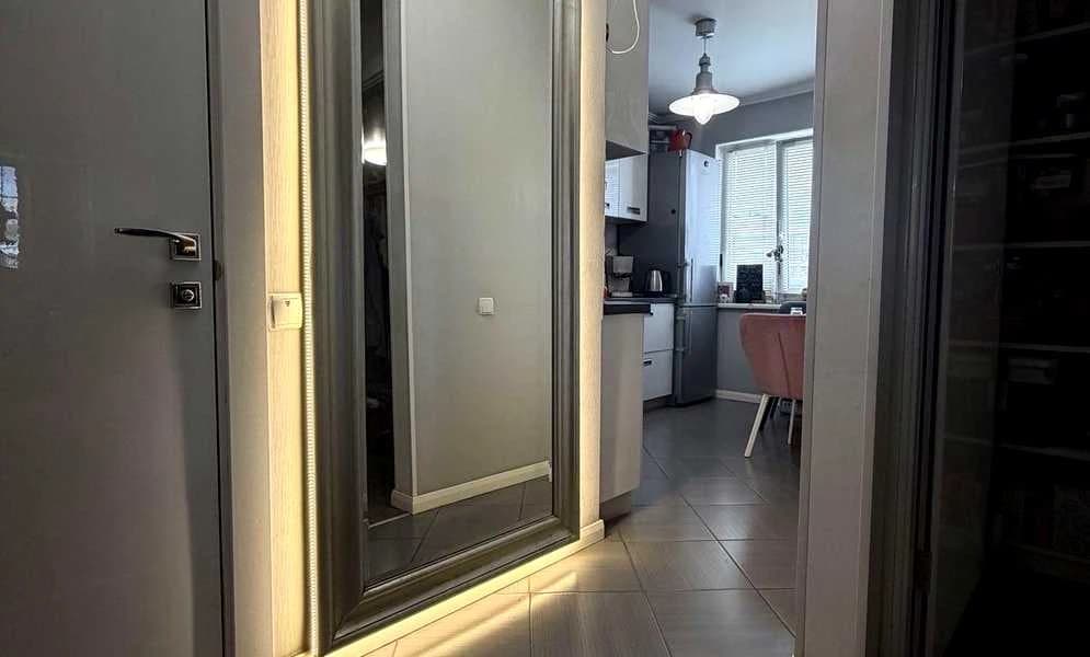 2-кімнатна квартира, Дніпровський: сучасний ремонт, газ, для пари