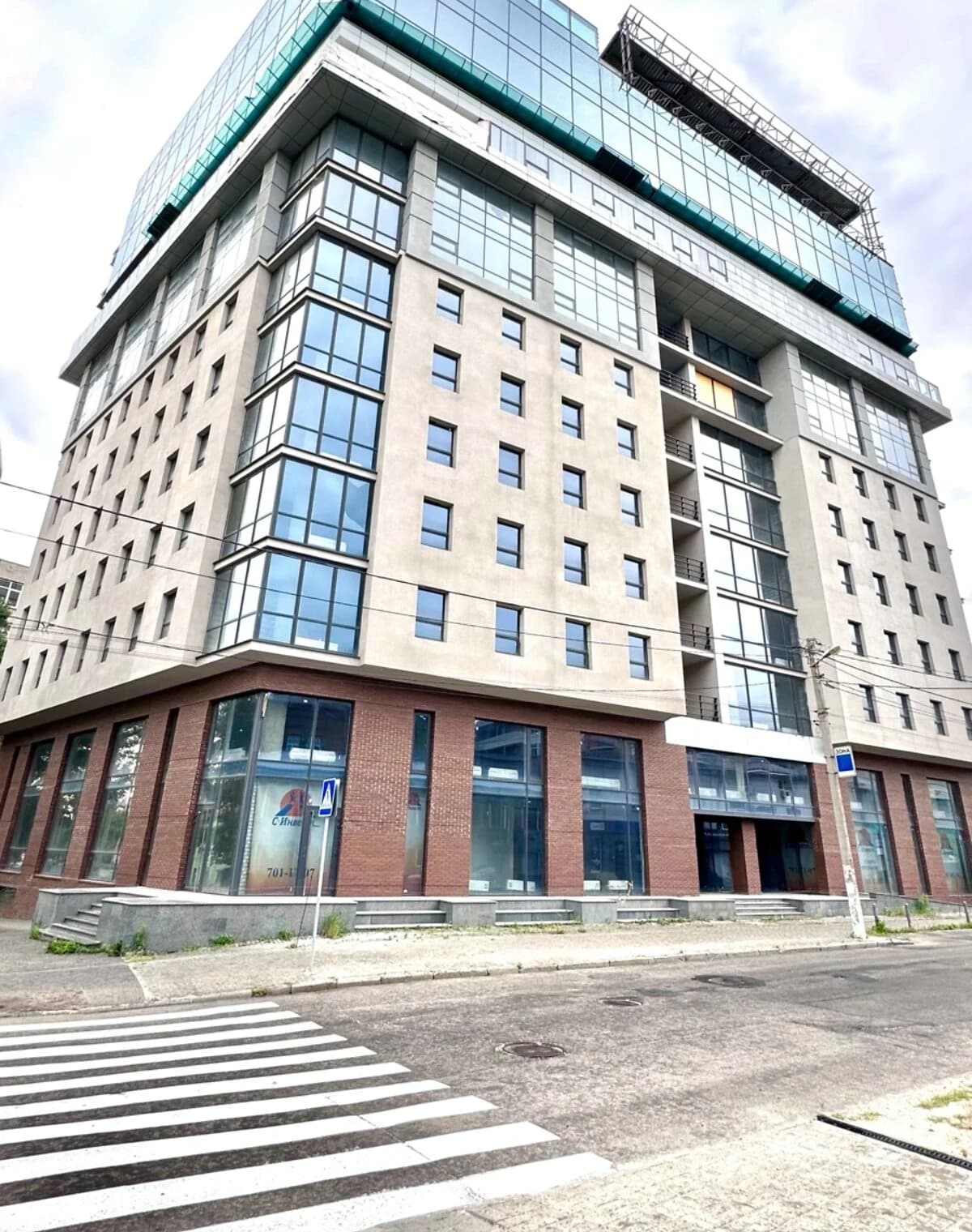 Офіс, Київський: панорамні вікна, ремонт триває, клас В+ - фото 2