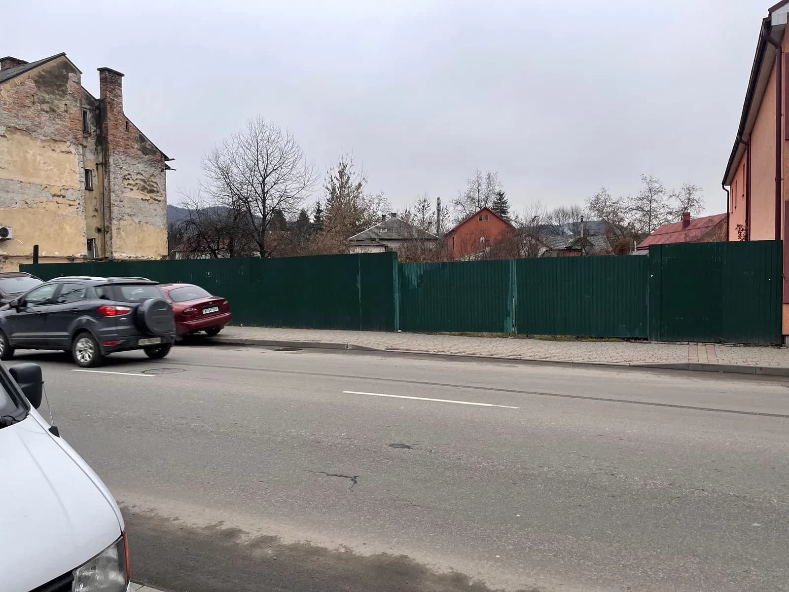 Ділянка 13,5 соток, Хуст: біля суду, фундамент під будівлю - фото 1