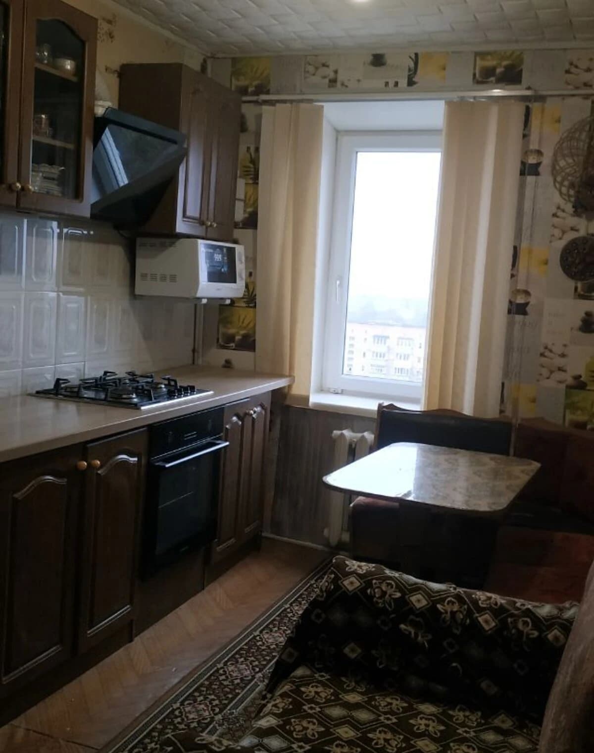 3-кімнатна квартира, Прилуки: цегляні стіни, торг можливий