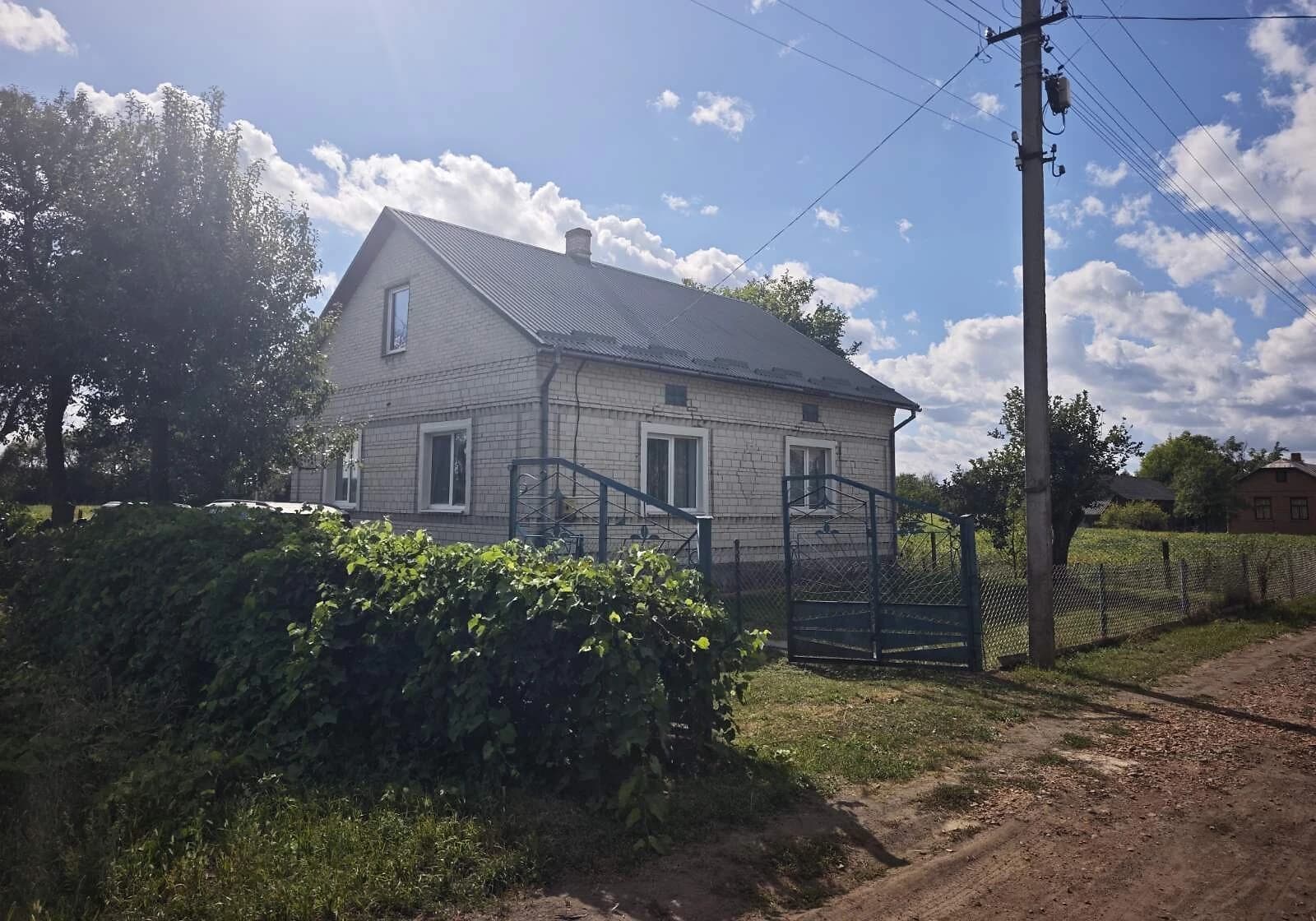Будинок, Лугове: індивідуальне опалення, ділянка 250 м²