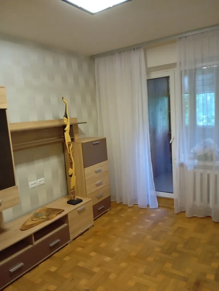 4-кімнатна квартира, ж/м Перемога 6: капітальний ремонт, торг - фото 3