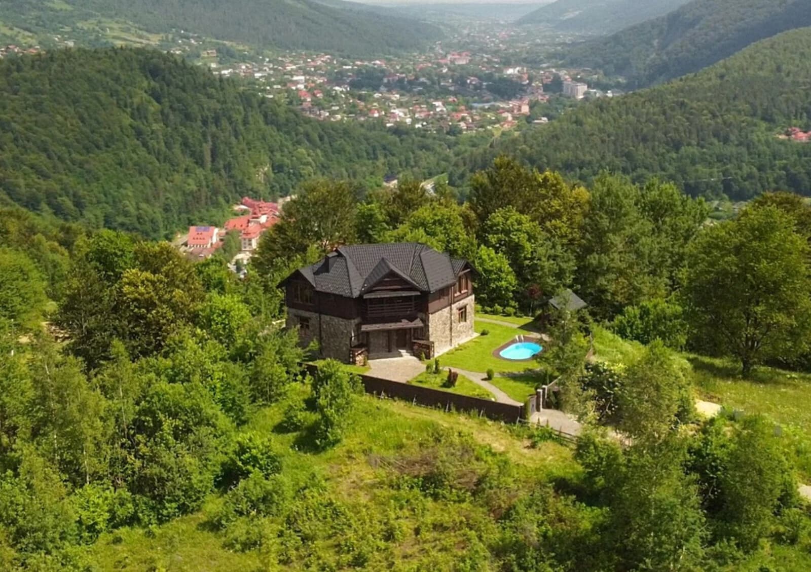 Будинок, Яремче: дизайнерське оформлення, опалення, тераса - фото 1