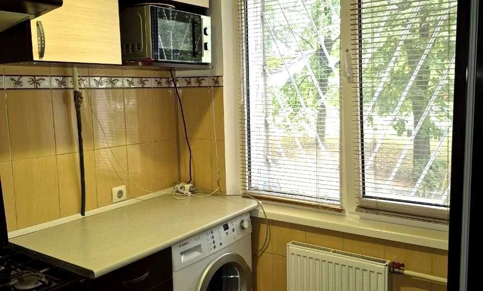 2-кімнатна квартира, Деснянський: торг, власний підвал, погріб під балконом