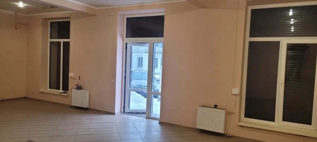 Приміщення, Нововолинськ: фасадне, паркування на 3 авто - фото 3