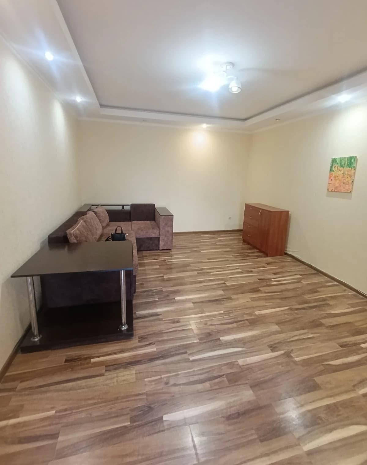 2-кімнатна квартира, Вишенька: цегляні стіни, опалення, внутрішній двір - фото 1