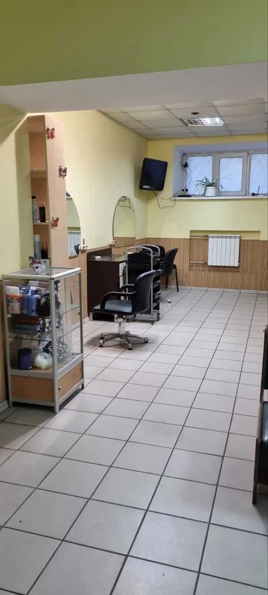 Робоче місце для перукаря, Заводський: готове до роботи, спільна оренда
