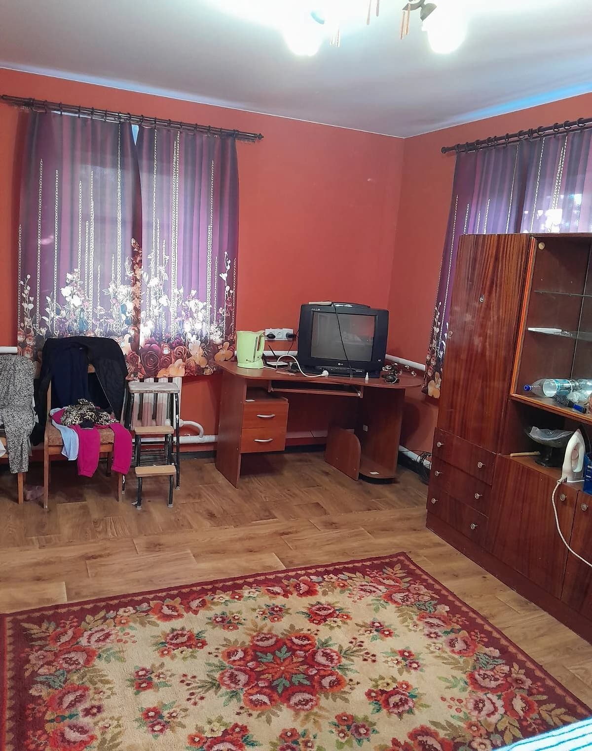 Будинок, Лубни: 2 спальні, газове опалення