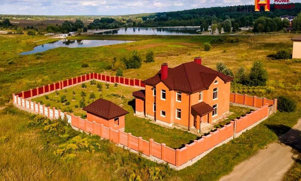 Котедж у ЖК КМ Home Resort: власний пляж, панорамні вікна