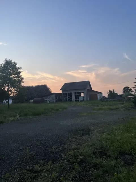 Господарський двір, Чорнолізці: будівлі, електрика - фото 3