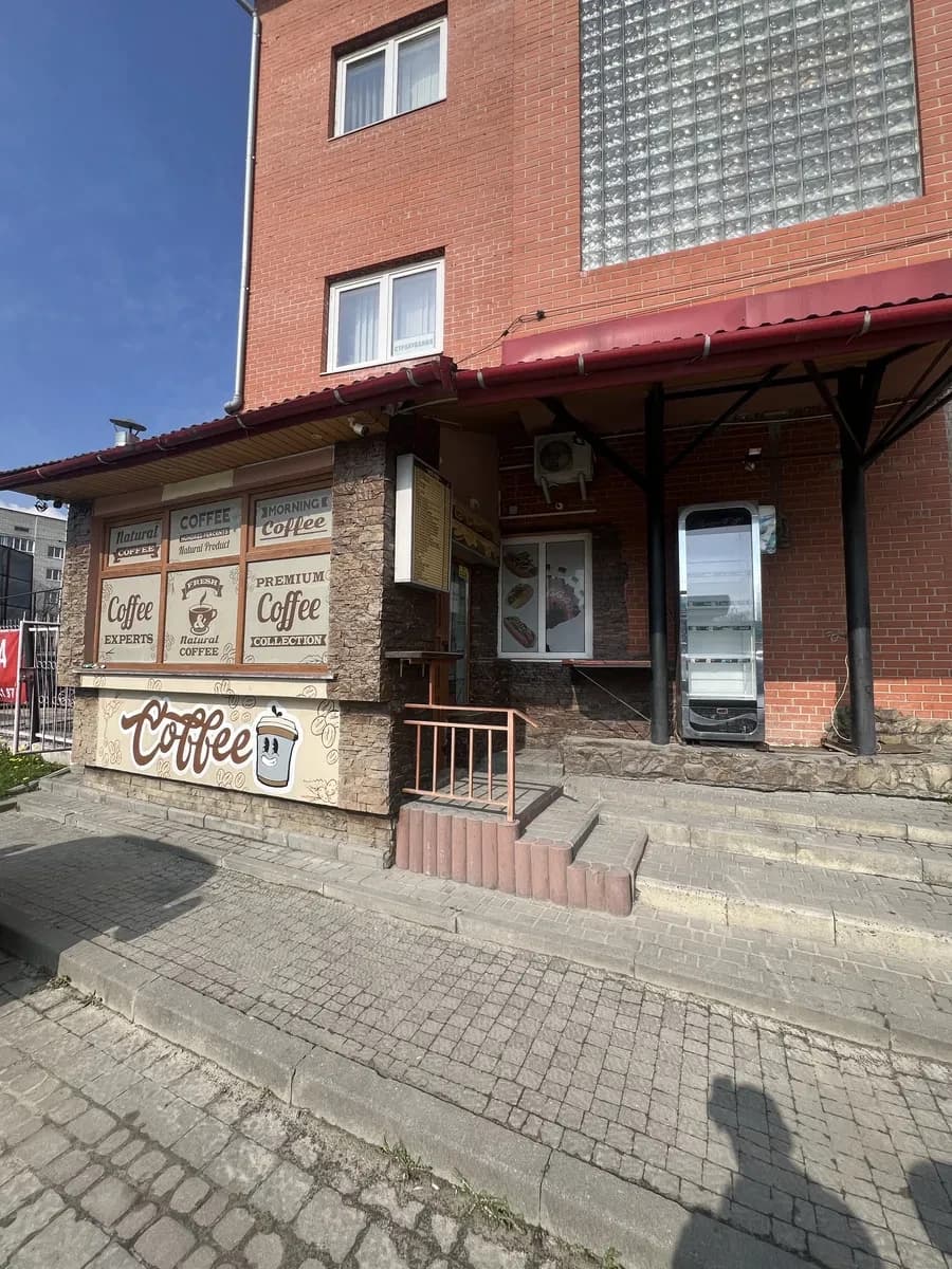 Приміщення, Трускавець: фасадне, два входи, під кав’ярню