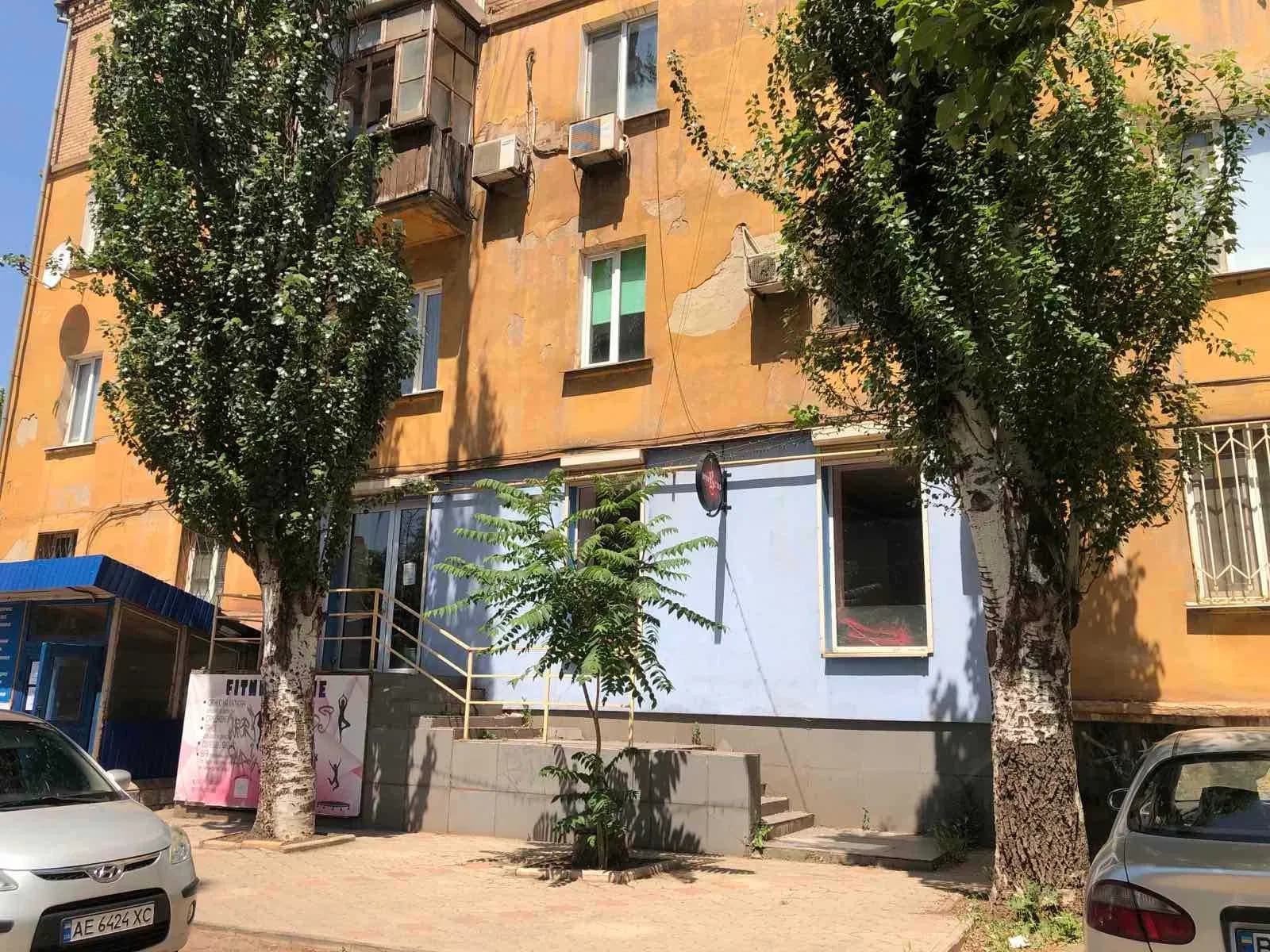 Приміщення, Покровський: з ремонтом, паркомісця, з орендарем - фото 1