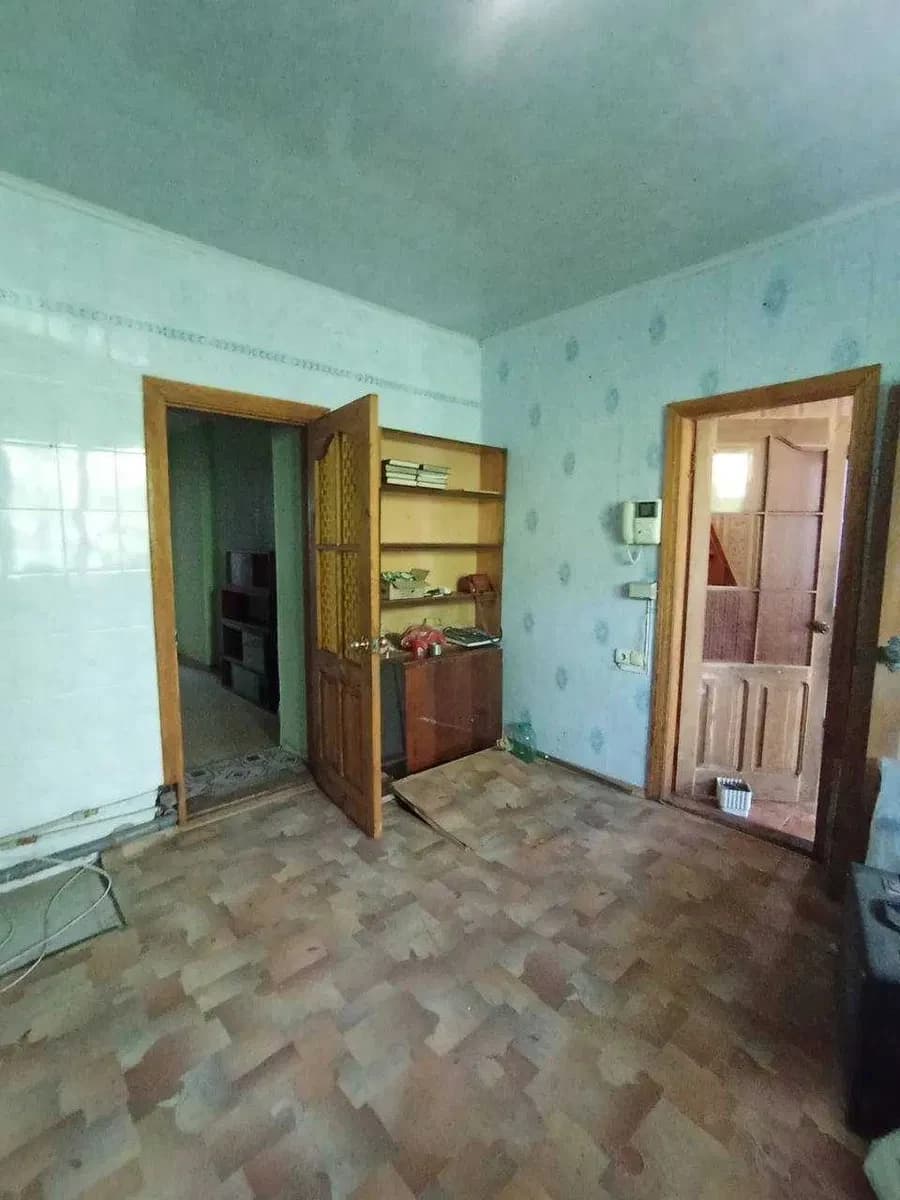 Будинок, Шевченківський: метро «Перемога» за 10 хв, гараж, дві машини