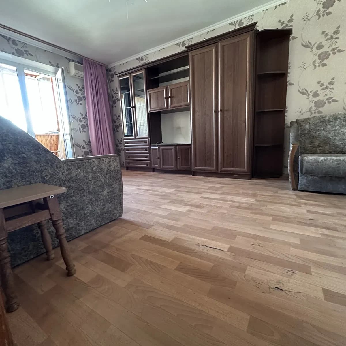 1-кімнатна квартира, Дарницький: метро Позняки 15 хв, можна з тваринами