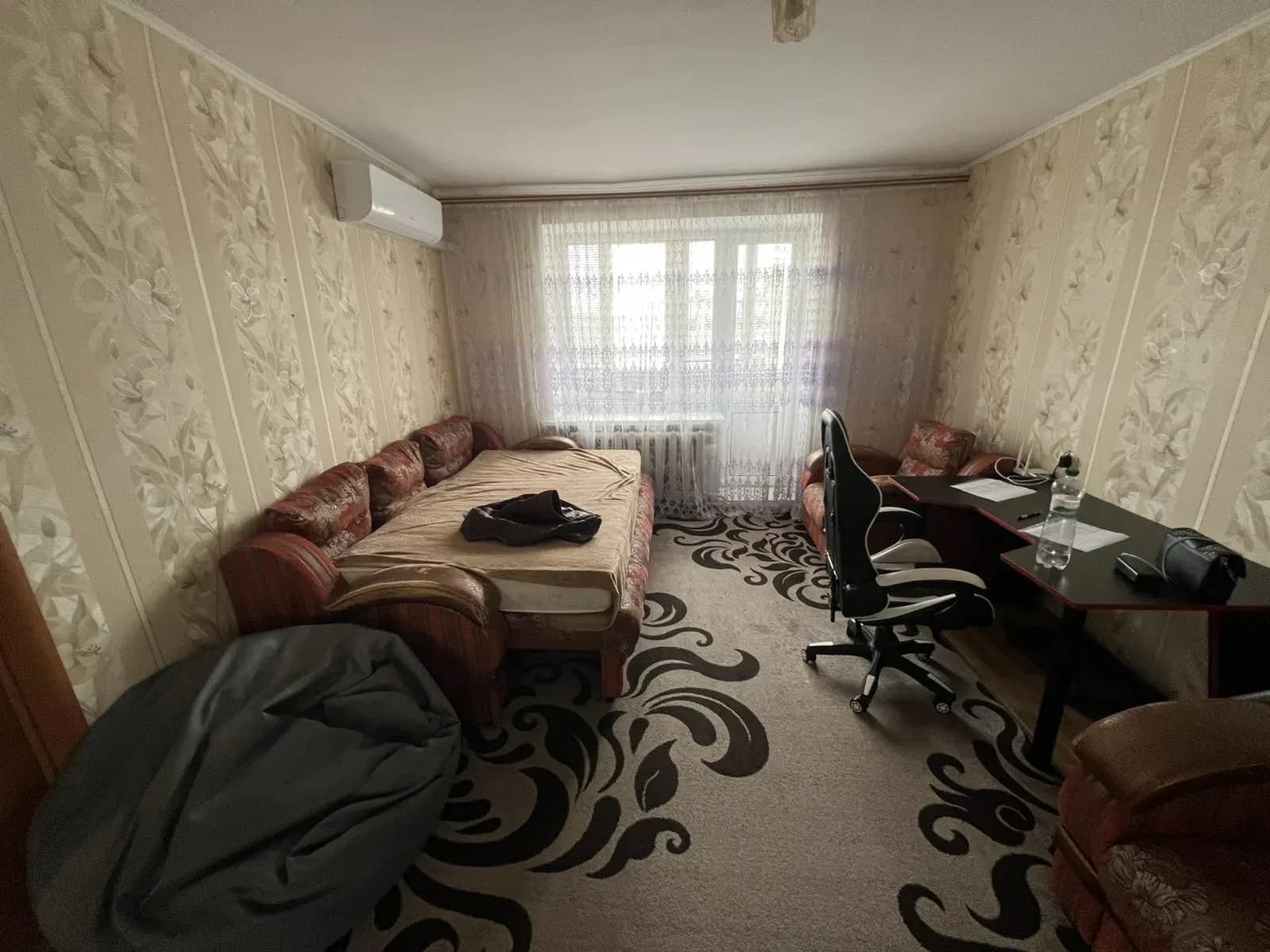 1-кімнатна квартира, Звягель: центр міста, меблі і техніка - фото 1