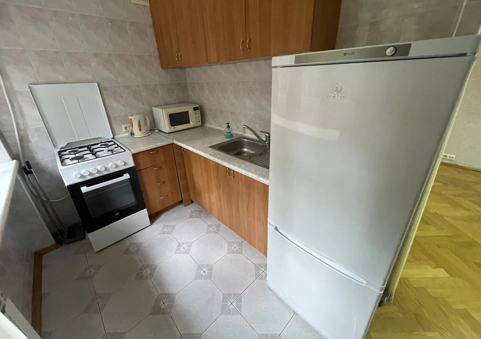 2-кімнатна квартира, Печерськ: кухня-студія, євроремонт