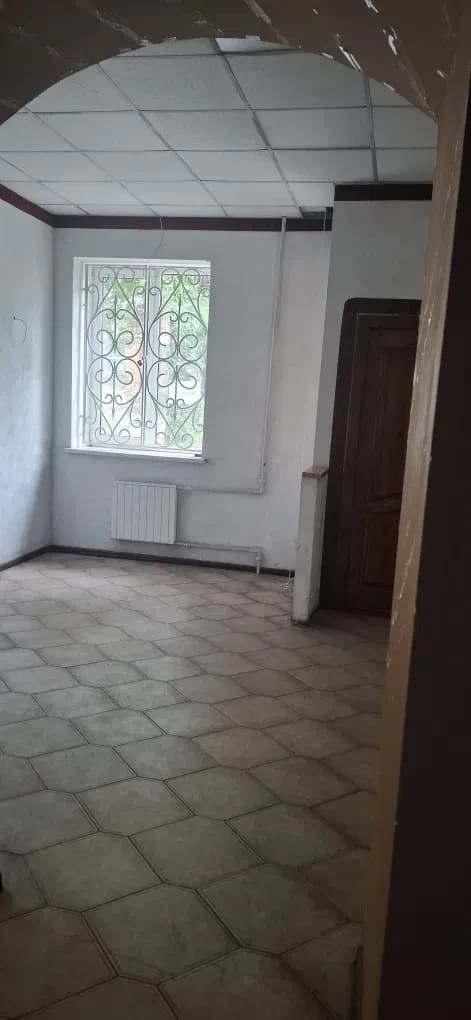 Приміщення, Єлизаветівка: фасадне, у центрі, люди вже тут щодня - фото 4
